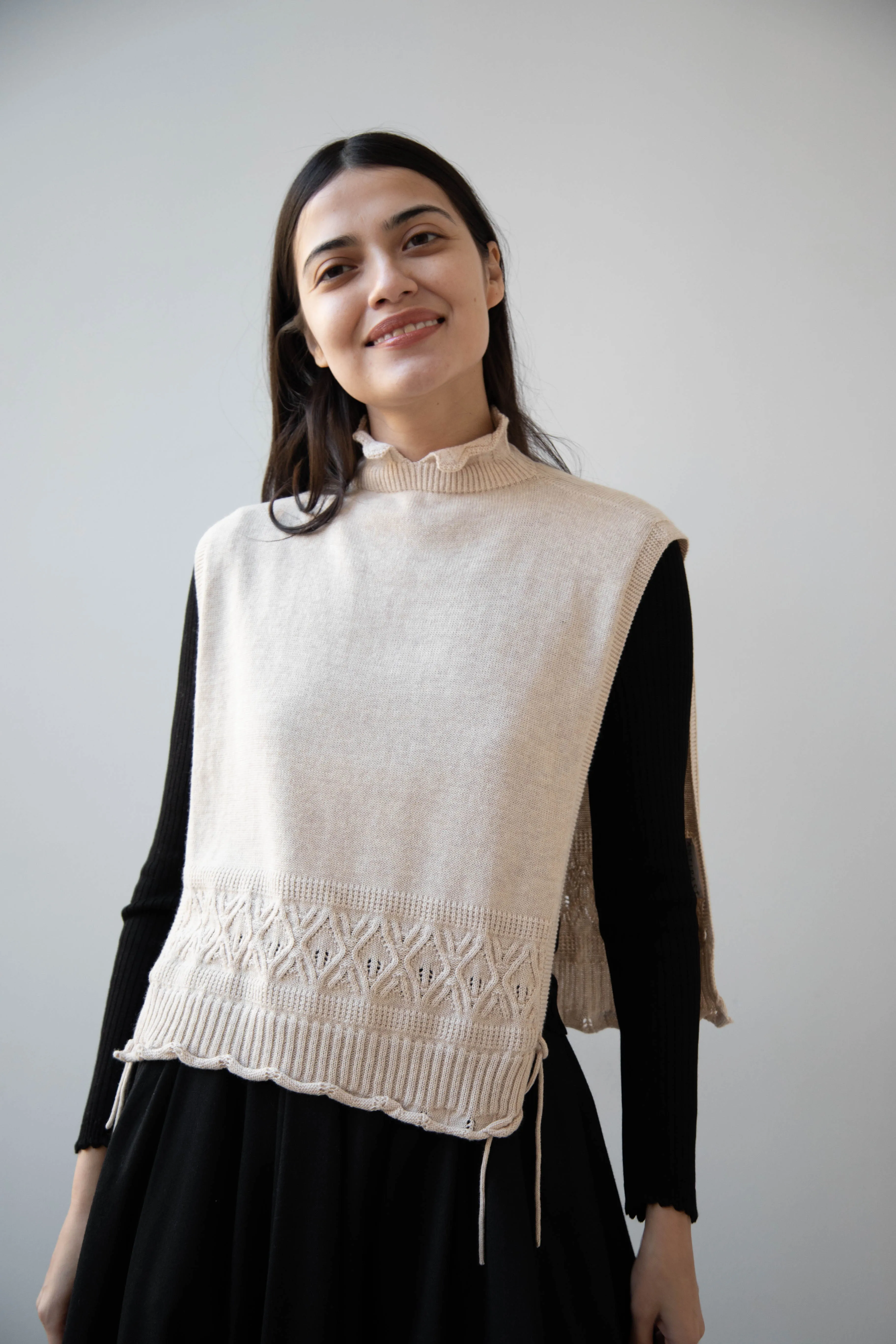 Antipast | Cotton Cashmere Knit Vest in Ivory