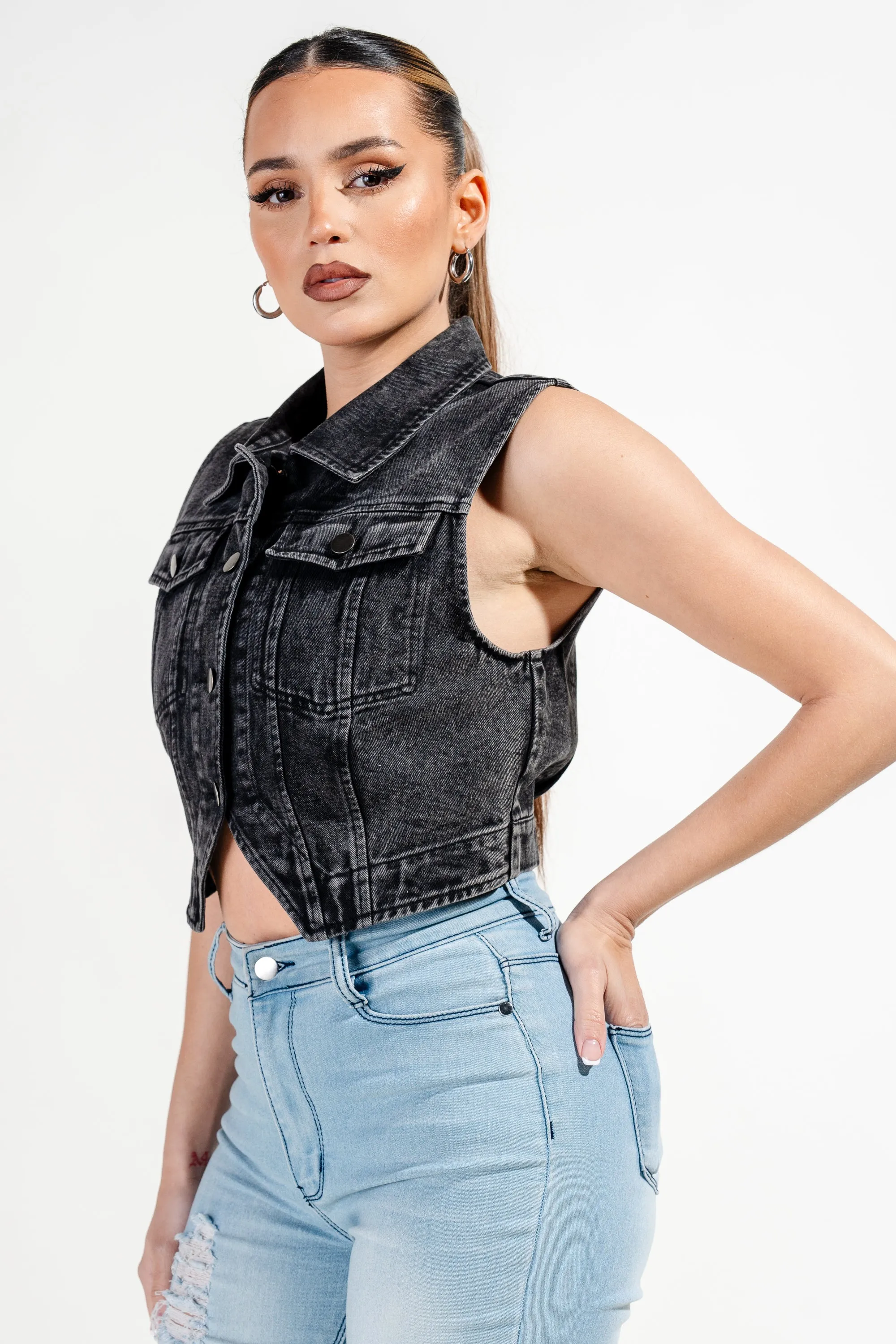 BLACK WASHED DENIM BUTTON DOWN CROPPED VEST JACKET