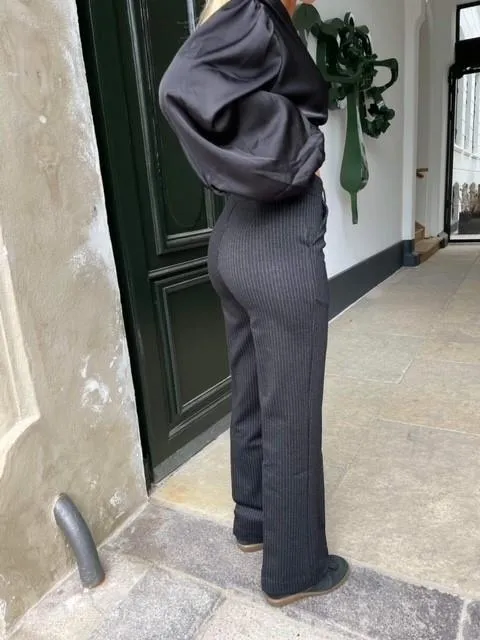 Classic wide pants - Black with white stripes